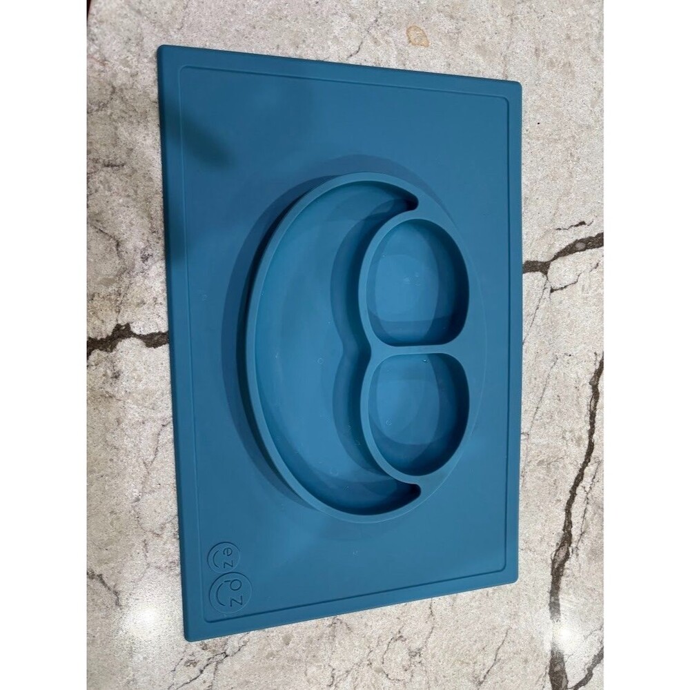 EZPZ Blue Happy Mat Square 100% Silicone Suction Plate Pottery Barn 10x15
